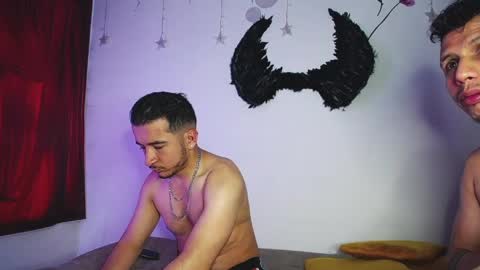 noha_and_iam1 online show from April 19, 11:31 am