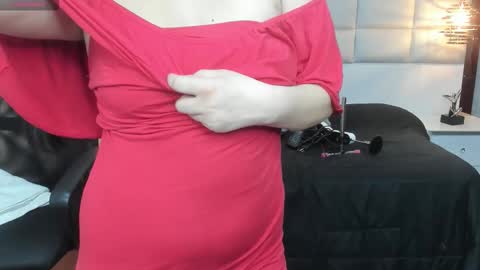 Snapshot of nohemi_louse chatting on September 23, 7:50 pm Nohemi online show from September 23, 7:50 pm