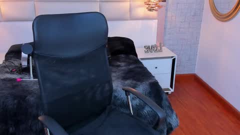  Nohemi   online show from February 12, 7:42 pm