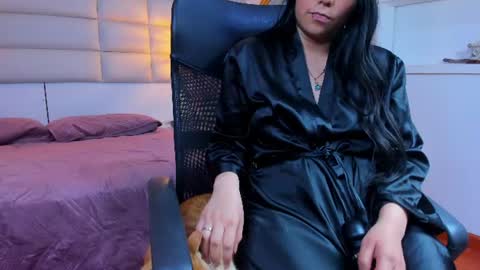 Snapshot of nohemi_louse chatting on July 14, 2:05 am Nohemi online show from July 14, 2:05 am