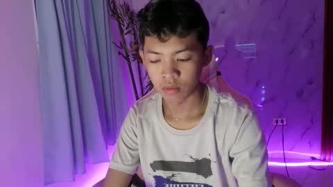 Snapshot of noi_maco chatting on April 12, 3:44 am noi_maco online show from April 12, 3:44 am