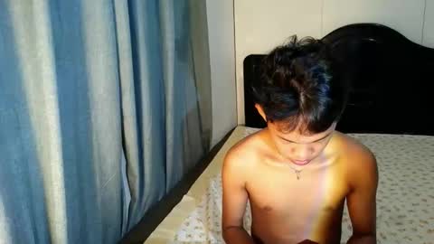 Snapshot of noi_maco chatting on April 13, 4:01 pm noi_maco online show from April 13, 4:01 pm