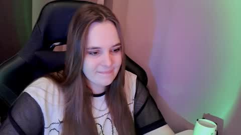 Snapshot of noir_ember_ chatting on December 5, 1:52 pm noir_ember_ online show from December 5, 1:52 pm