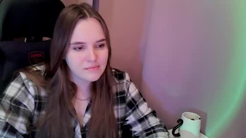 Snapshot of noir_ember_ chatting on December 21, 12:34 pm noir_ember_ online show from December 21, 12:34 pm