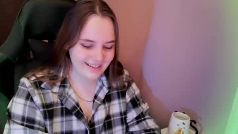 Snapshot of noir_ember_ chatting on December 22, 8:33 am noir_ember_ online show from December 22, 8:33 am