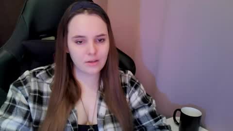 Snapshot of noir_ember_ chatting on February 20, 1:44 pm noir_ember_ online show from February 20, 1:44 pm