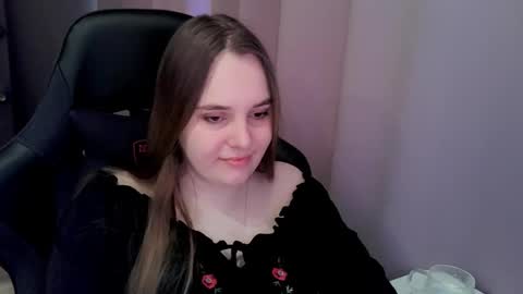 Snapshot of noir_ember_ chatting on March 4, 9:15 am noir_ember_ online show from March 4, 9:15 am