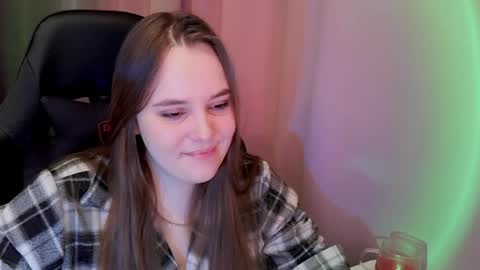 Snapshot of noir_ember_ chatting on March 11, 7:03 am noir_ember_ online show from March 11, 7:03 am