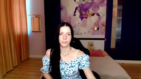 Snapshot of noirdiva chatting on June 25, 6:40 am NoirDiva online show from June 25, 6:40 am