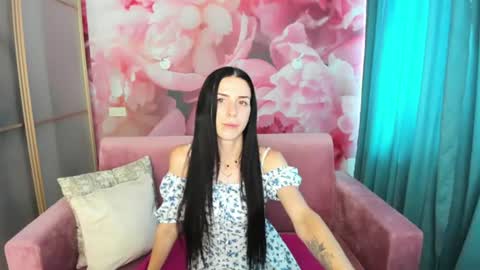 Snapshot of noirdiva chatting on July 7, 7:34 am NoirDiva online show from July 7, 7:34 am
