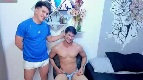 Snapshot of nolan_joness chatting on July 16, 3:23 am Im Nolan online show from July 16, 3:23 am