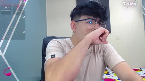 Snapshot of nolan_twink chatting on December 3, 6:17 pm Nolan online show from December 3, 6:17 pm