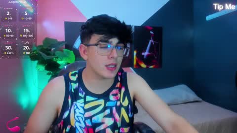 Snapshot of nolan_twink chatting on December 4, 11:46 pm Nolan online show from December 4, 11:46 pm