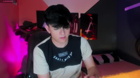 Snapshot of nolan_twink chatting on December 13, 4:11 am Nolan online show from December 13, 4:11 am