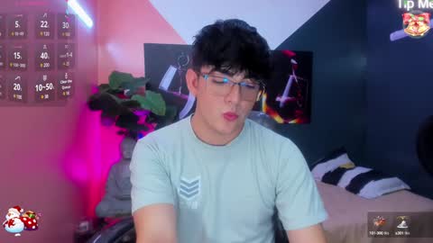 Snapshot of nolan_twink chatting on December 14, 6:20 pm Nolan online show from December 14, 6:20 pm