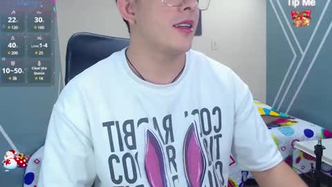 Snapshot of nolan_twink chatting on December 15, 6:26 pm Nolan online show from December 15, 6:26 pm