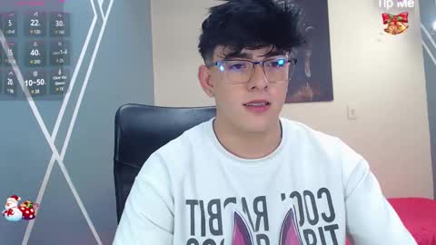 Snapshot of nolan_twink chatting on December 24, 5:55 pm Nolan online show from December 24, 5:55 pm