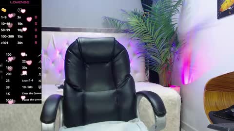 Snapshot of nolan_twink chatting on September 13, 5:35 pm Nolan online show from September 13, 5:35 pm