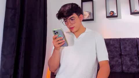 Snapshot of nolan_twink chatting on October 23, 8:18 pm Nolan online show from October 23, 8:18 pm