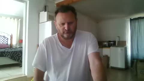 Snapshot of nollie244 chatting on September 10, 8:25 am Nollie online show from September 10, 8:25 am