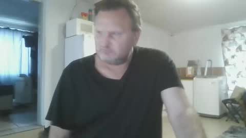 Snapshot of nollie244 chatting on April 11, 1:48 pm Nollie online show from April 11, 1:48 pm
