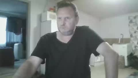 Snapshot of nollie244 chatting on April 13, 5:24 am Nollie online show from April 13, 5:24 am
