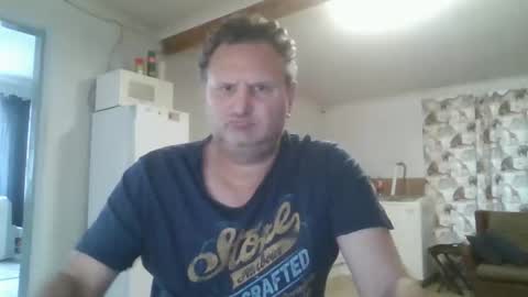 Snapshot of nollie244 chatting on April 23, 5:30 am Nollie online show from April 23, 5:30 am
