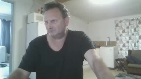 Snapshot of nollie244 chatting on April 25, 5:54 am Nollie online show from April 25, 5:54 am