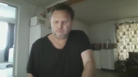 Snapshot of nollie244 chatting on April 26, 5:27 am Nollie online show from April 26, 5:27 am