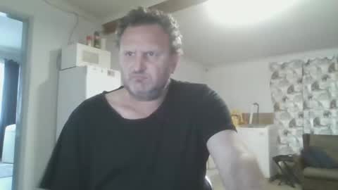 Snapshot of nollie244 chatting on May 1, 5:23 am Nollie online show from May 1, 5:23 am