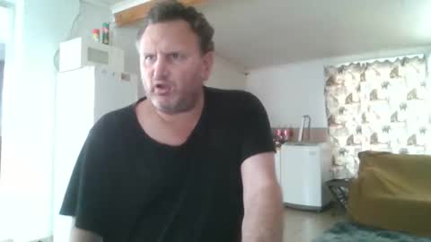 Snapshot of nollie244 chatting on May 3, 7:47 am Nollie online show from May 3, 7:47 am