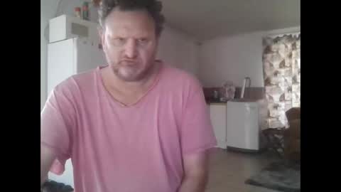Snapshot of nollie244 chatting on May 5, 6:32 am Nollie online show from May 5, 6:32 am
