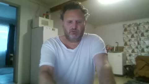 Snapshot of nollie244 chatting on May 6, 5:03 am Nollie online show from May 6, 5:03 am
