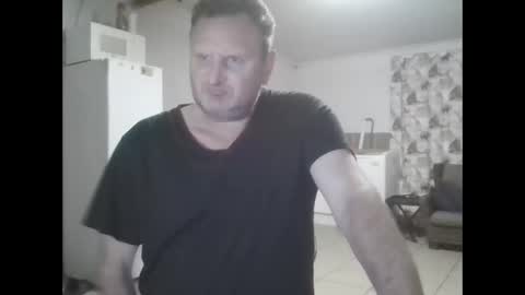 Snapshot of nollie244 chatting on May 29, 4:27 pm Nollie online show from May 29, 4:27 pm