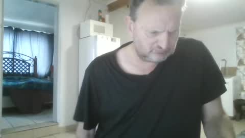 Snapshot of nollie244 chatting on June 14, 6:15 am Nollie online show from June 14, 6:15 am