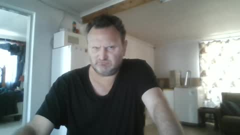 Snapshot of nollie244 chatting on June 16, 10:40 am Nollie online show from June 16, 10:40 am