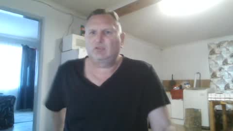 Snapshot of nollie244 chatting on August 3, 5:17 am Nollie online show from August 3, 5:17 am