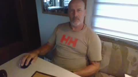 Snapshot of nomadfreedom chatting on December 4, 1:42 pm nomadfreedom online show from December 4, 1:42 pm