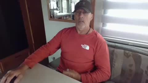 Snapshot of nomadfreedom chatting on December 8, 6:39 pm nomadfreedom online show from December 8, 6:39 pm