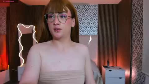 nooah_tay online show from April 4, 7:00 pm