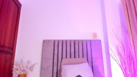 Nora Da Silva online show from December 7, 5:20 pm