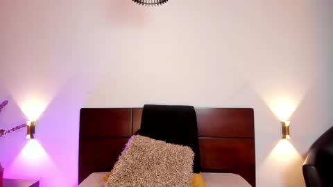 Nora Da Silva online show from December 10, 12:39 am