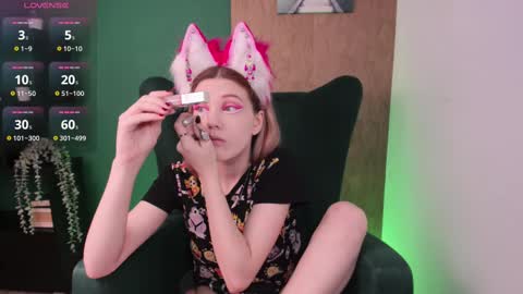 Snapshot of nora_lis chatting on March 8, 12:30 pm Nora Cutie u online show from March 8, 12:30 pm