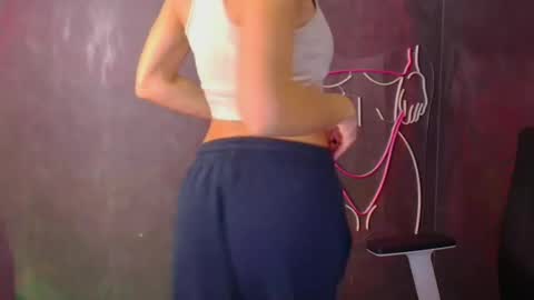 Nora online show from September 15, 1:55 pm