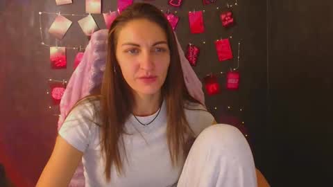 Nora online show from October 19, 9:48 pm