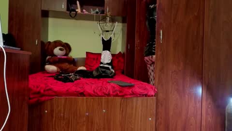 Snapshot of nora_red chatting on January 9, 8:43 pm QueenManifest online show from January 9, 8:43 pm