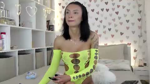 Snapshot of noraaspen chatting on June 15, 7:21 am Nora online show from June 15, 7:21 am