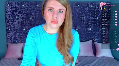 Nora online show from March 3, 1:12 am