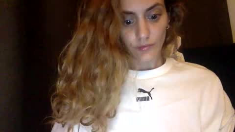 Snapshot of norablues chatting on September 17, 12:12 am norablues online show from September 17, 12:12 am