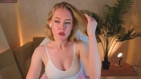 Nora online show from December 15, 8:18 am